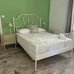 בית הארחה Sunny New Port Mykonos טורלוס