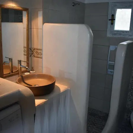 Πανσιόν Sunny New Port Mykonos 3*