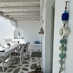 Sunny New Port Mykonos Affittacamere Tourlos