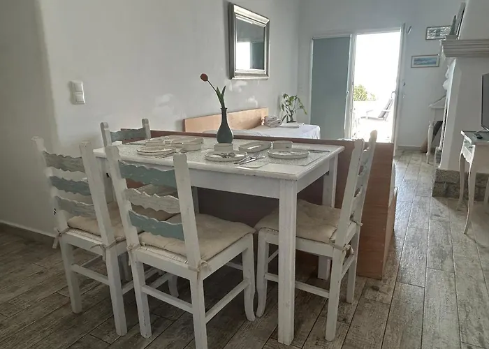 Konukevi Sunny New Port Mykonos 3*