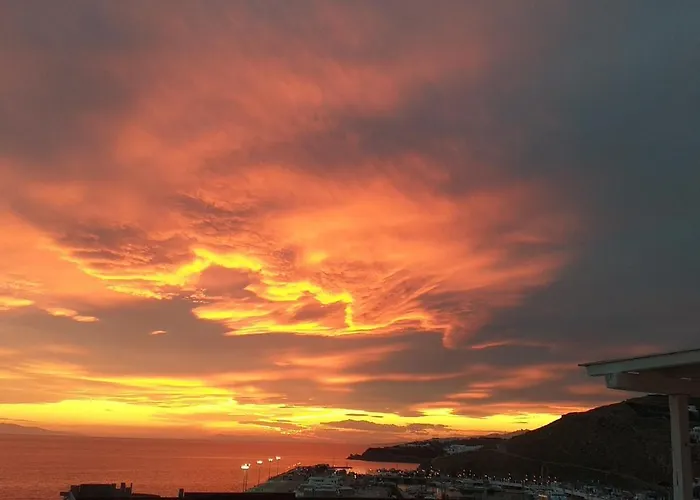 Sunny New Port Mykonos Konukevi Tourlos