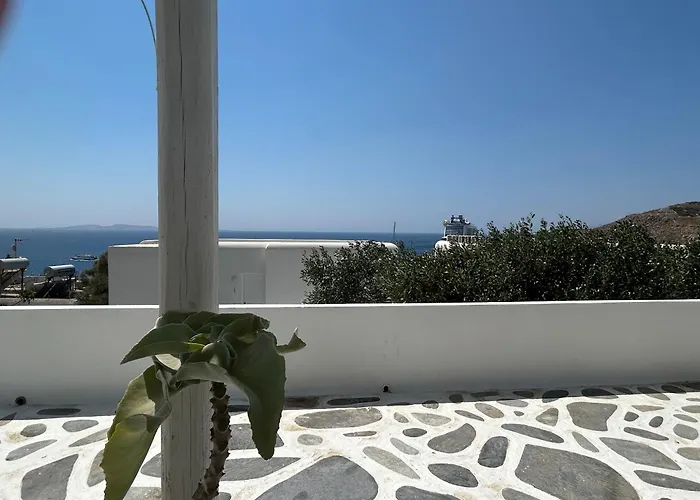 Konukevi Sunny New Port Mykonos 3*