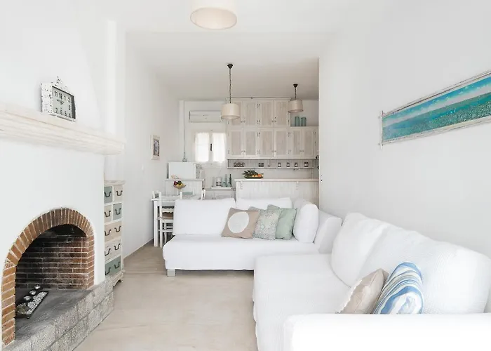 Konukevi Sunny New Port Mykonos 3*