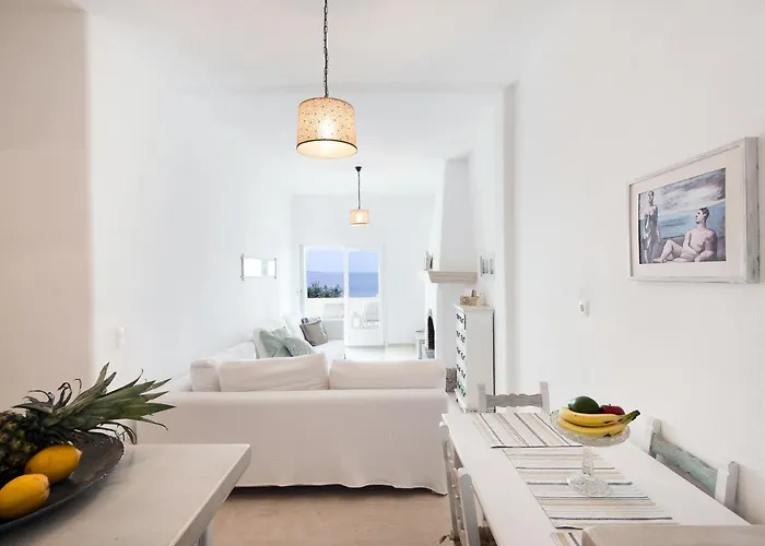 Konukevi Sunny New Port Mykonos 3*