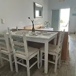 Konukevi Sunny New Port Mykonos 3*